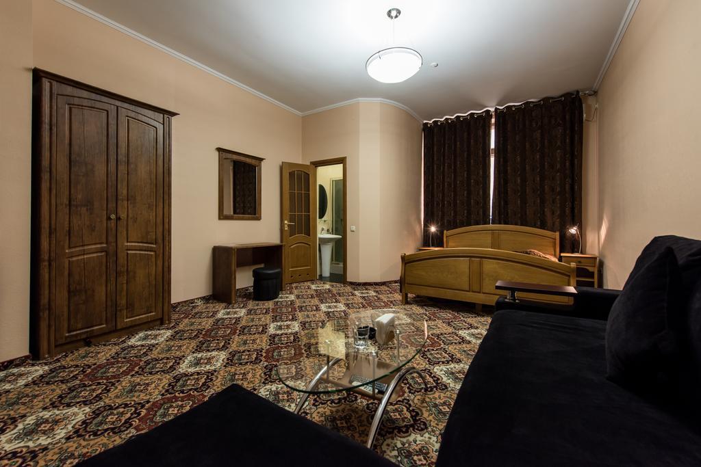 Premium Hotel Chernivtsi Quarto foto