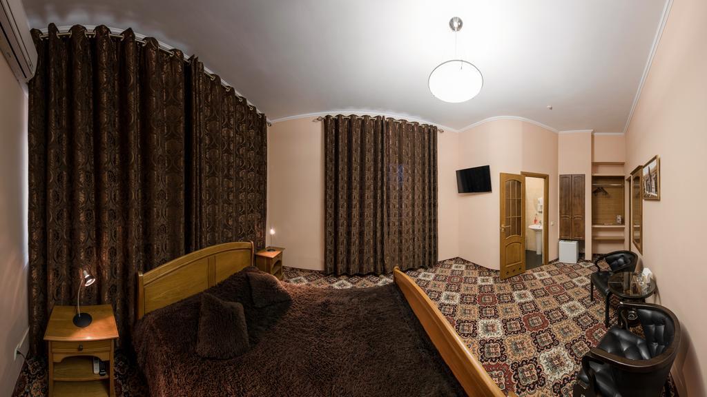 Premium Hotel Chernivtsi Quarto foto