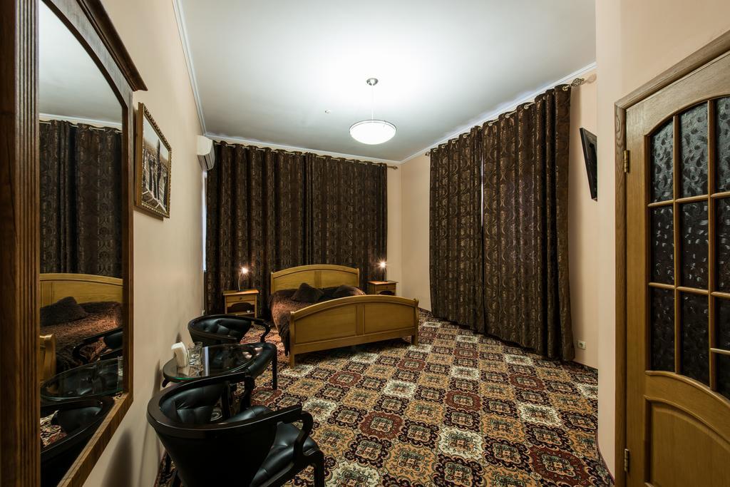 Premium Hotel Chernivtsi Quarto foto