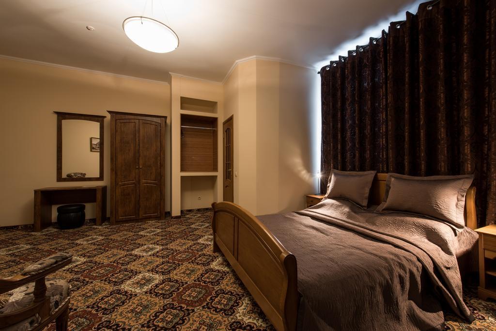 Premium Hotel Chernivtsi Quarto foto