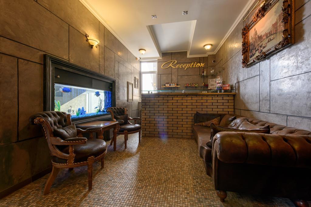 Premium Hotel Chernivtsi Exterior foto