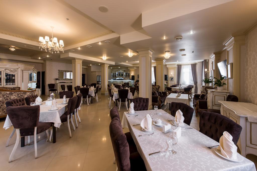 Premium Hotel Chernivtsi Exterior foto